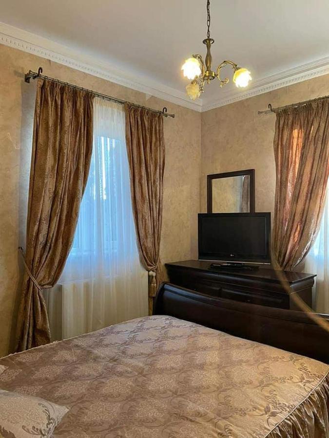 Casa Dobrescu Centura De Nord Hotel ไกรโอวา ภายนอก รูปภาพ