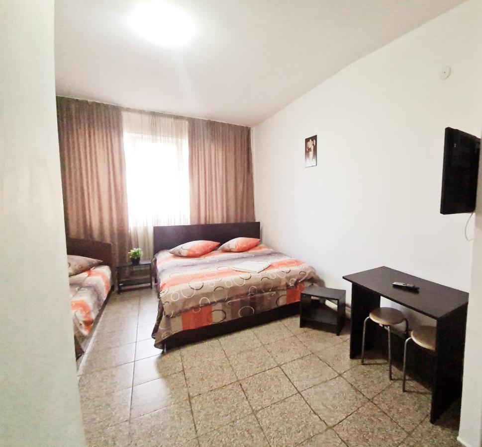 Casa Dobrescu Centura De Nord Hotel ไกรโอวา ภายนอก รูปภาพ